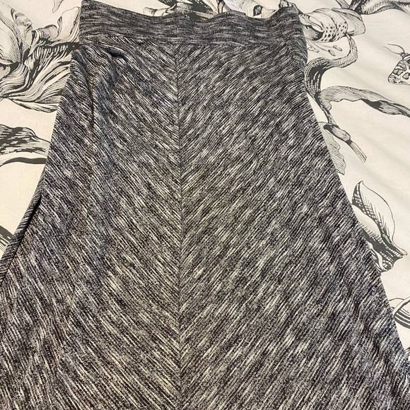 Lou & Grey Dresses & Skirts - Lou & Grey Gray Maxi Skirt